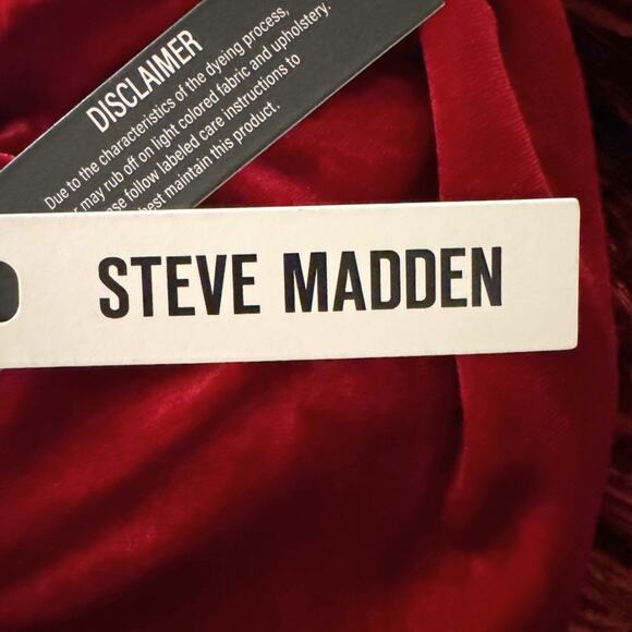 Steve Madden Red Velvet Mock Neck Bodysuit Size S NWT - Picture 4 of 4